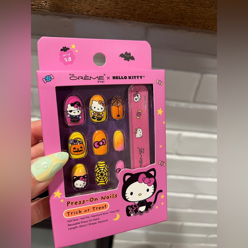🎃New! Hello Kitty Nails!!